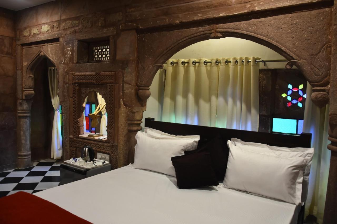 The Kutumb Villa - A Heritage Home Stay จ๊อดปูร์ ภายนอก รูปภาพ